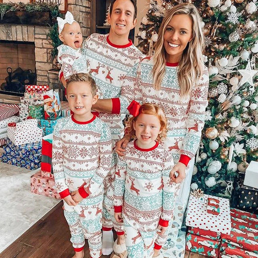 Christmas Pajamas Set Dad Mom and Me Clothes for Family Soft Cute Sleepwear Adults Kids 2 Piece Suit Xmas Look Outfits