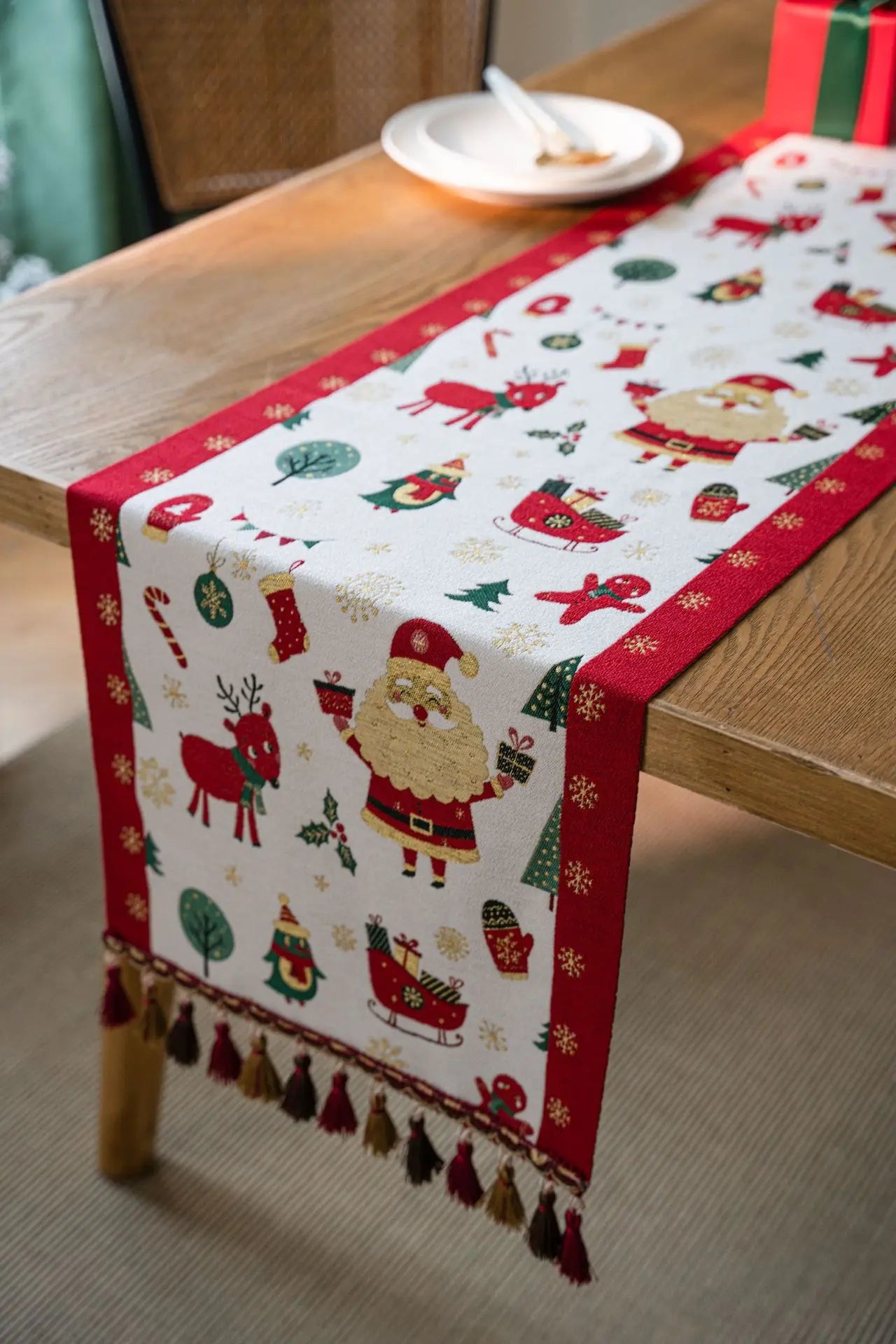 Christmas Jacquard Table Runner with Tassel Santa Claus Table Cover For Home Festival Party Table Decoration TV Cabinet Cover