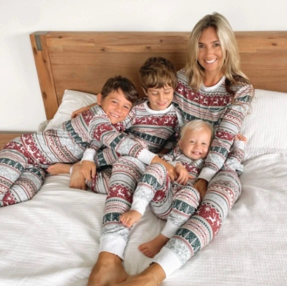 Christmas Family Pajamas Set – Matching Deer Sleepwear for Adults & Kids (2-Piece)