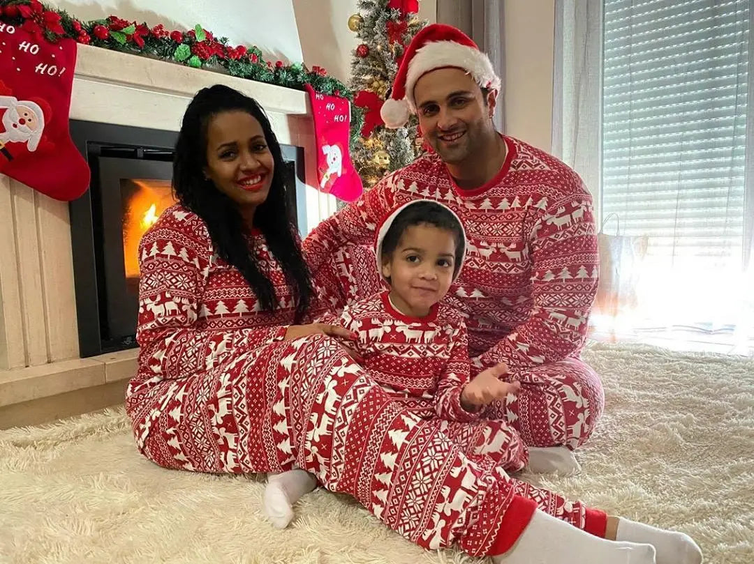 Christmas Pajamas Set Dad Mom and Me Clothes for Family Soft Cute Sleepwear Adults Kids 2 Piece Suit Xmas Look Outfits