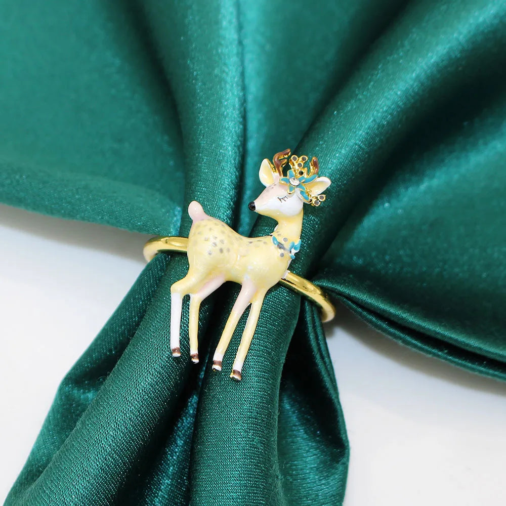 6Pcs Christmas Napkin Rings Xmas Pine Cone Wreath Car Napkin  Buckle for Christmas Wedding Party Table Decoration HWC255