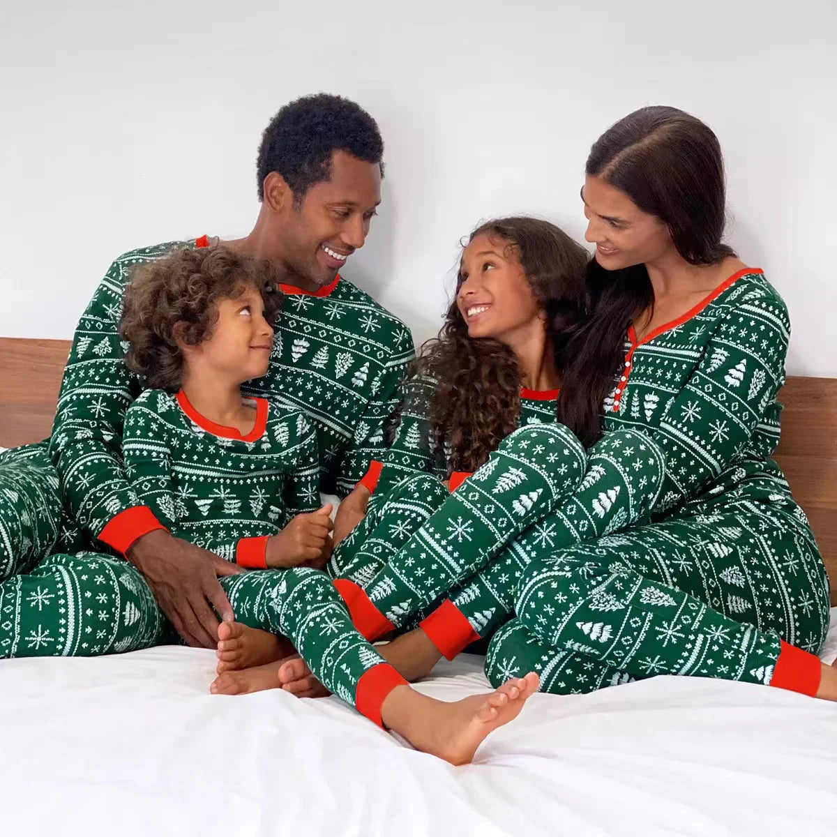 Christmas Family Pajamas Set – Matching Deer Sleepwear for Adults & Kids (2-Piece)