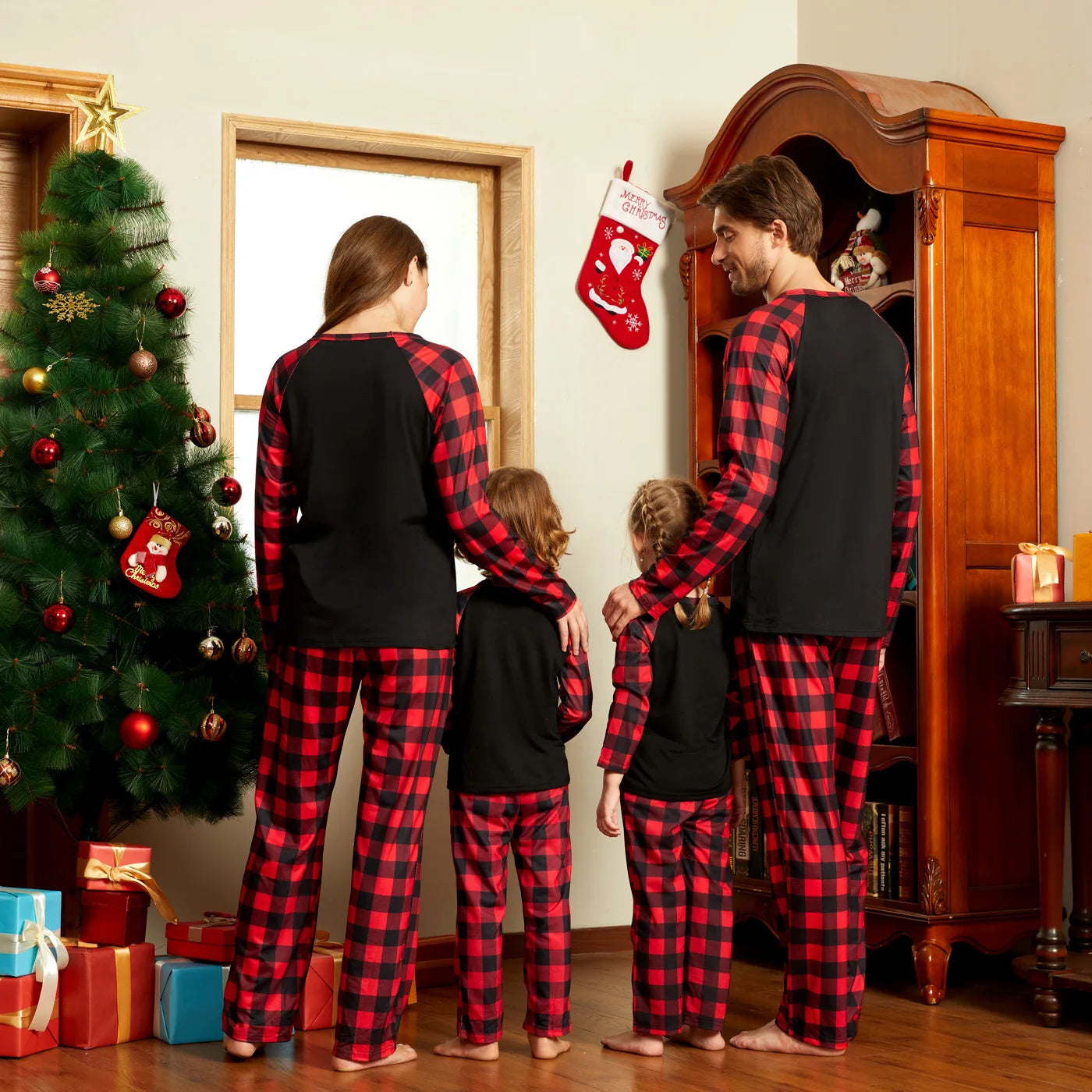 Christmas Family Pajamas – Santa Claus Print Matching Sleepwear for Men & Women
