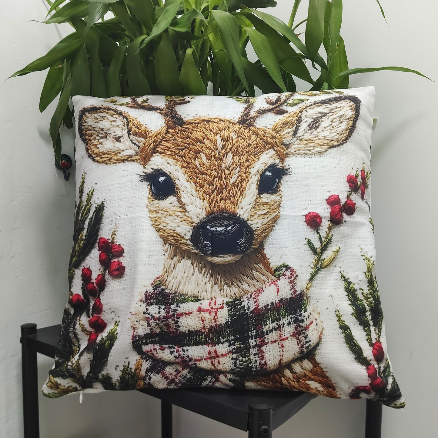 Christmas Reindeer Throw Pillow Cover – 45×45 cm Soft Plush Holiday Décor