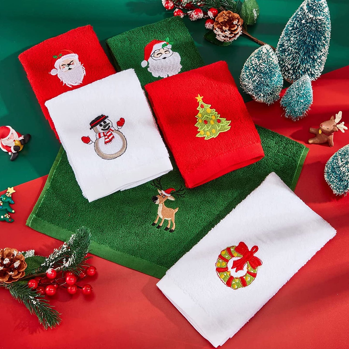 [Christmas] Set of Three Decorative Hand Towels for Christmas Featuring Embroidered Designs of Santa Claus, a Reindeer, a Snowman, And a Christmas Tree. Ideal for Use in The Kitchen Or Bathroom, These Towels Are Perfect for D
